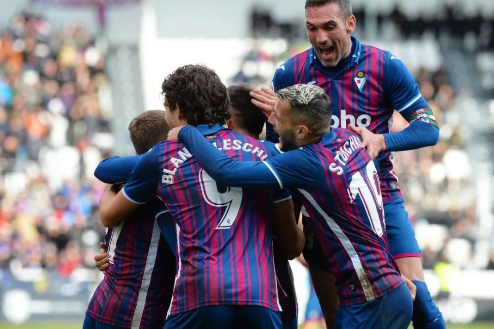 被期待却屡 被期待却屡