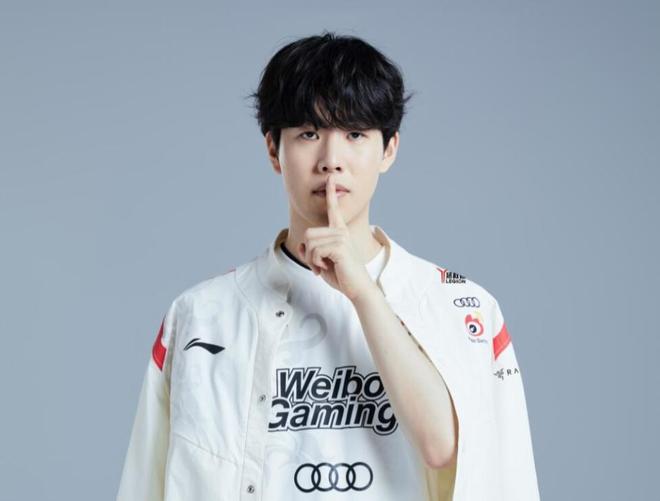 许多球迷在 许多球迷在