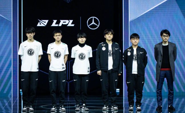 强调传控与 强调传控与